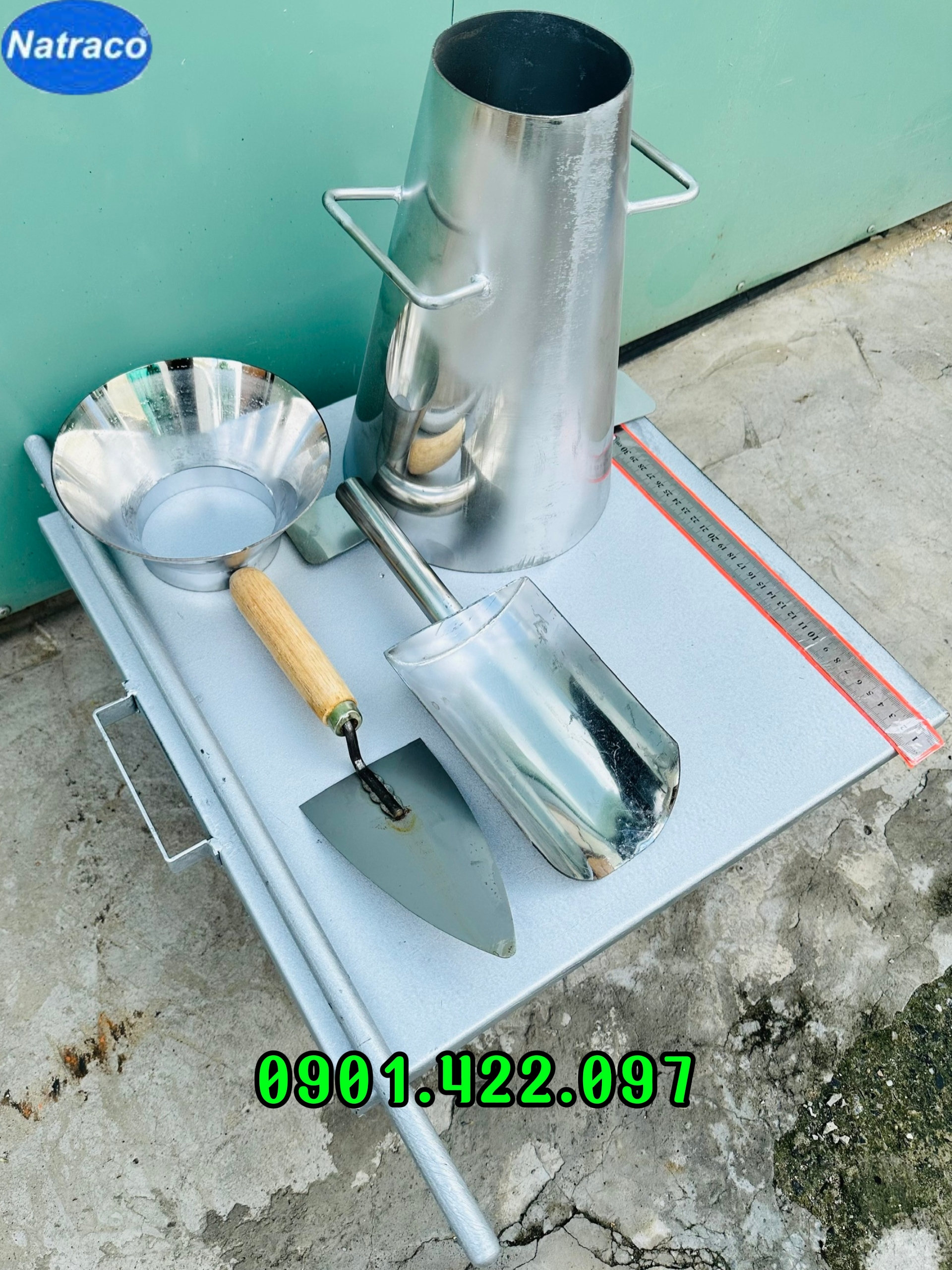 Bộ dụng cụ dùng để đo độ sụt bê tông