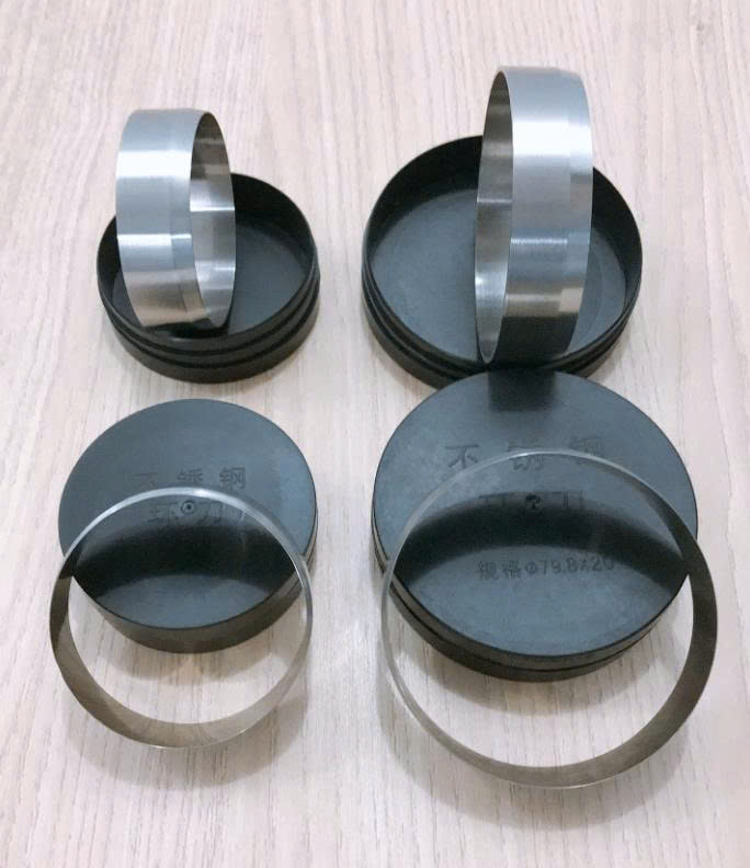 Dao cắt đất