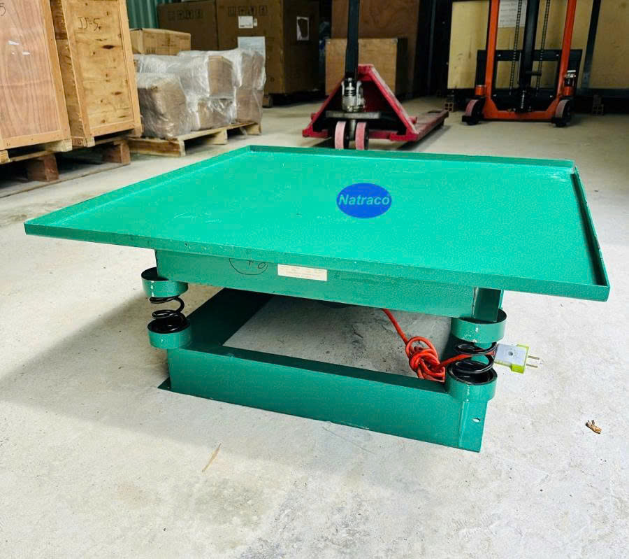 Máy bàn rung tạo mẫu bê tông