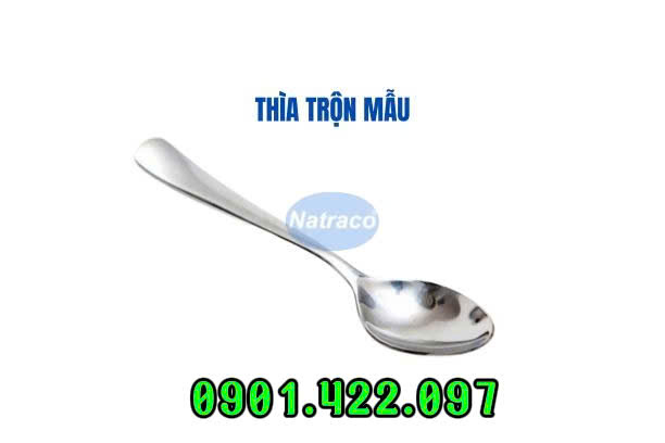 Thìa trộn mẫu